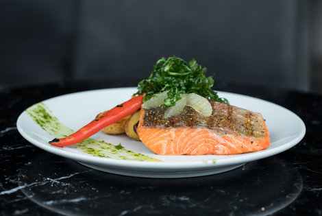 Wyndham Hotel Stuttgart Airport Messe Restaurant Salmon