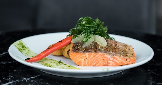 Wyndham Hotel Stuttgart Airport Messe Restaurant Lachsfilet