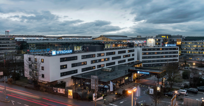 Wyndham Hotel Stuttgart Airport Messe Außenansicht